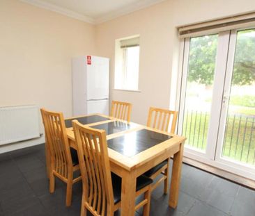 *** STUDENT HOUSE *** A large SIX BEDROOM student house situated wi... - Photo 1