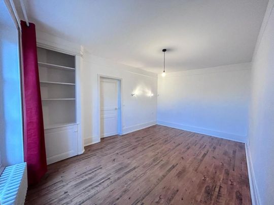 Location Appartement 3 pièces 81m² ROANNE 42300 - Photo 1
