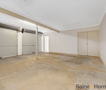 FOUR BEDROOM FAMILY HOME - Photo 4