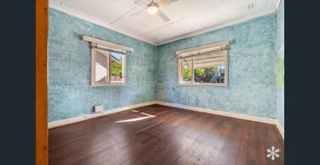 Character Home - Photo 4