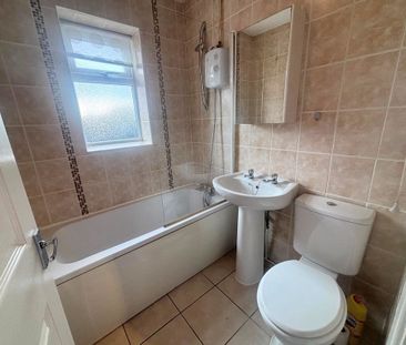 1 bedroom maisonette to let - Photo 3