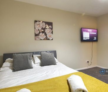 1 bedroom in a house share to rent - Photo 4