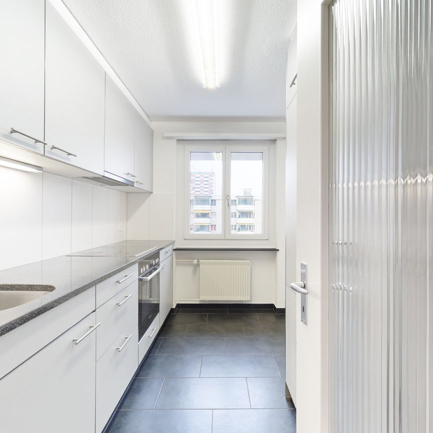 Modernisierte Wohnung mit grossem Balkon? - Foto 1