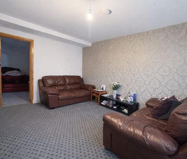 Spearing Road, High Wycombe, Buckinghamshire, HP12 3JR - Photo 1