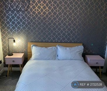 2 bedroom semi-detached house to rent - Photo 4