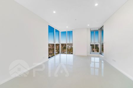 Nearly New Modern Spacious Apartments Available - Photo 3