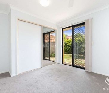 Stand-alone Lowset Villa, Water Bill Included - Photo 5