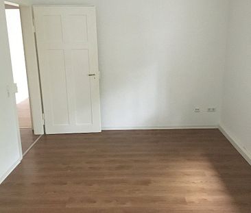 Schöne renovierte Wohnung in der Stadtmitte mit Küche! - Foto 2