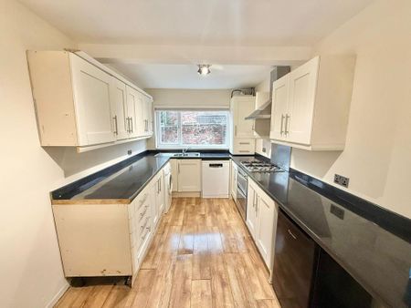 3 bedroom terraced house to rent - Photo 4