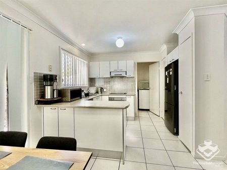 WALKING DISTANCE TO GARDEN CITY, Furnished LUXURY TOWNHOUSE FOR RENT, AIRCON AVAILABLE - Photo 4