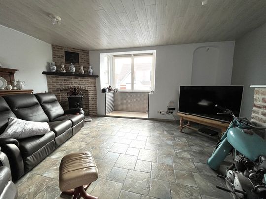 Ruim en degelijk 2 slaapkamerappartement met mooi zonnig terras, rustig gelegen vlakbij het station en Duinenwater, op wandelafstand van het centrum van Knokke. - Foto 1