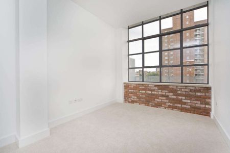 Beautiful two bedroom loft style apartment. - Photo 4