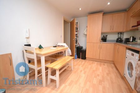 2 bed Apartment for Rent - Photo 5