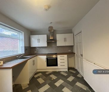 3 bedroom terraced house to rent - Photo 3