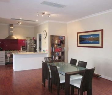28 Wiltshire Drive, Kew VIC 3101 - Photo 5