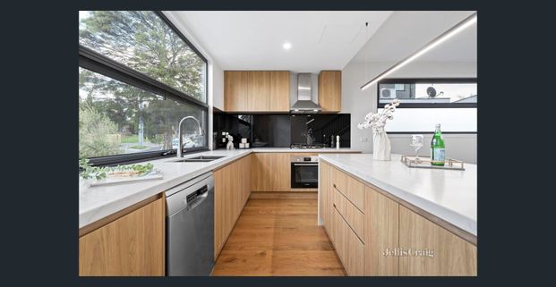 Modern Comfort in East Doncaster Secondary College Catchment - Photo 1