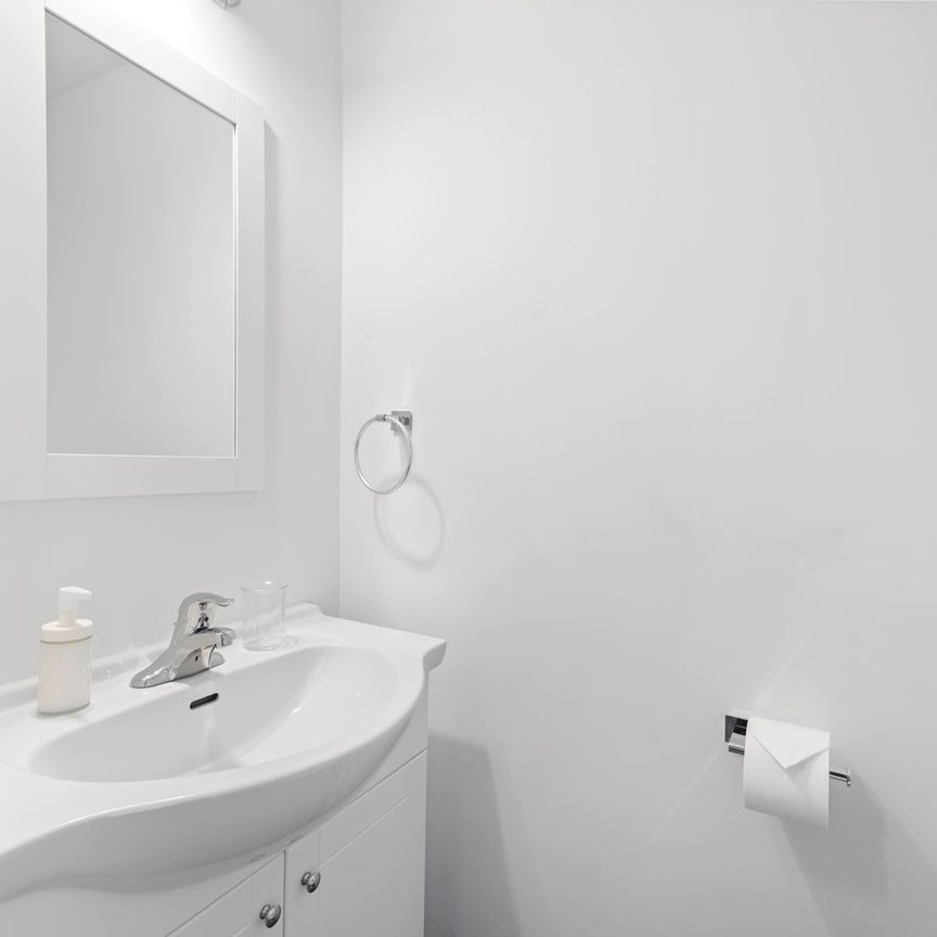 For Lease - 447 Lansdowne Avenue Unit# Laneway, Toronto, Ontario - Photo 1