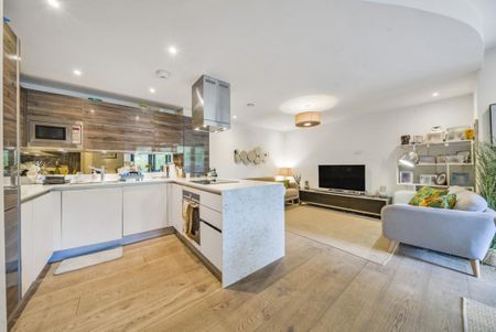 3 bedroom flat to rent - Photo 2