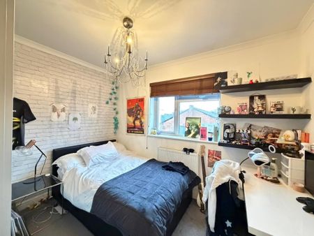 4 bedroom end of terrace house to rent - Photo 5