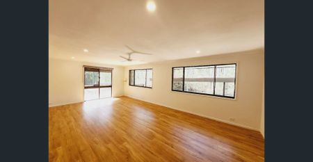 Dual-Living 5-Bedroom Home in North Maclean - Photo 2