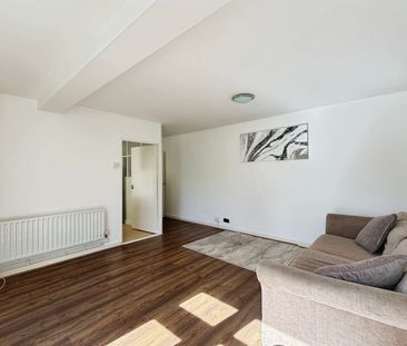 Woolley House, Craven Walk, SO14 - Photo 3