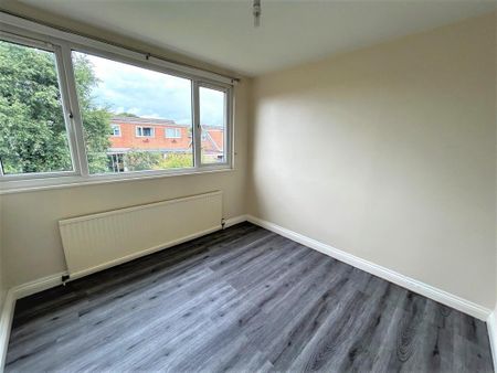 3 bedroom semi-detached house to rent - Photo 3