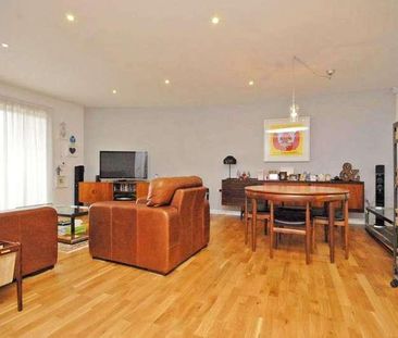St Peters Court, Lee, London, SE12 - Photo 2