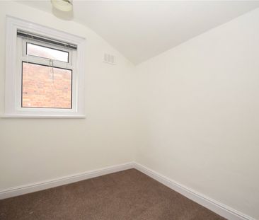 3 bed terraced house to rent in Stanley Street, Scarborough, YO12 - Photo 2