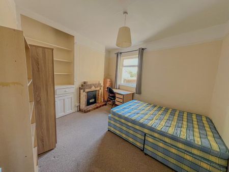 6 bedroom terraced house to rent - Photo 3