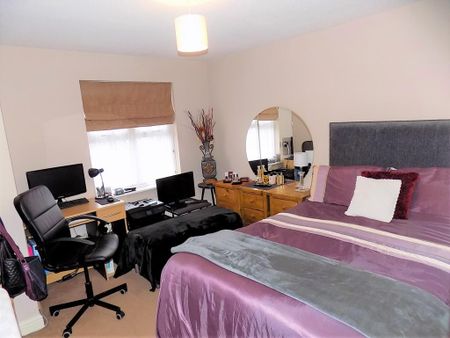 3 bedroom detached house to rent - Photo 3