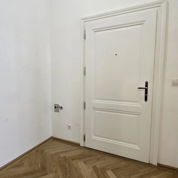 Traumhafte 2-Zimmer-Altbauwohnung in super zentraler Innenstadtlage - Photo 1