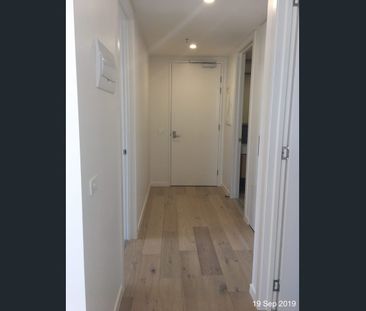 Modern 2 Bedroom Apartment - Photo 5