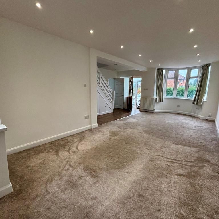 3 bedroom semi-detached house to rent - Photo 1