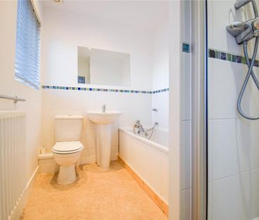 4 bedroom detached house to rent - Photo 3