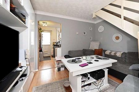 Caernarvon Road, Chichester, PO19 - Photo 3