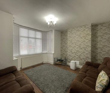 3 bedroom semi-detached house to rent - Photo 1