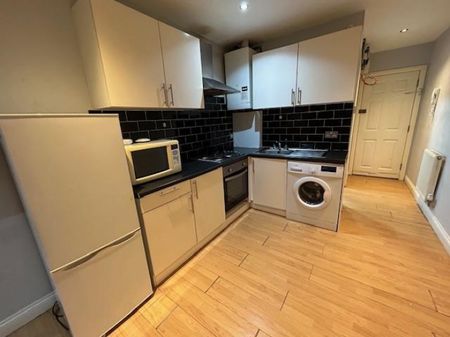 1 Bedroom Flat - Studio To Let - Photo 4