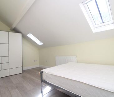 1 bedroom in a house share to rent - Photo 4