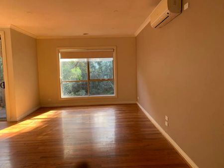 “2 Bedroom unit in Excellent condition” - Photo 4