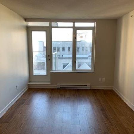 2bd 1ba, Vancouver BC, Elevator - Photo 1