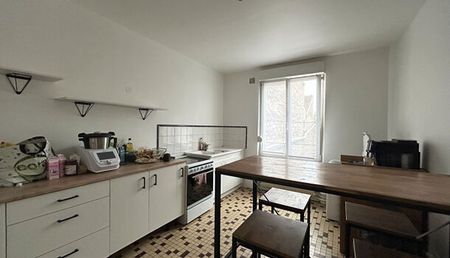 Appartement 4 pièces 89m2 REIMS 770 euros - Photo 3