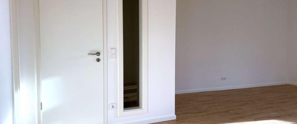 RENOVIERTES SINGLE-APARTMENT IN GRÜNER STADTLAGE // Helle 1-Raum-Wohnung mit Balkon am Fockeberg - Foto 1