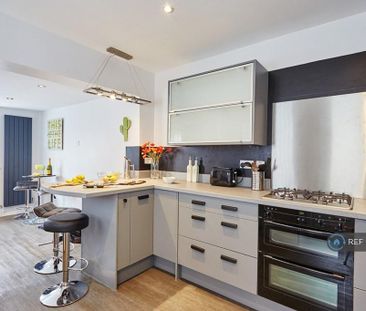 1 bedroom in a house share to rent - Photo 6