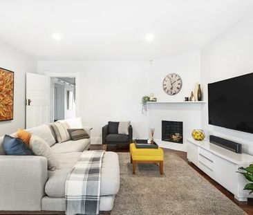 Spacious Federation Family Home with Pool & Manicured Gardens - Photo 1