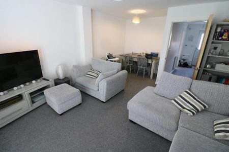 3 bedroom terraced house to rent - Photo 3