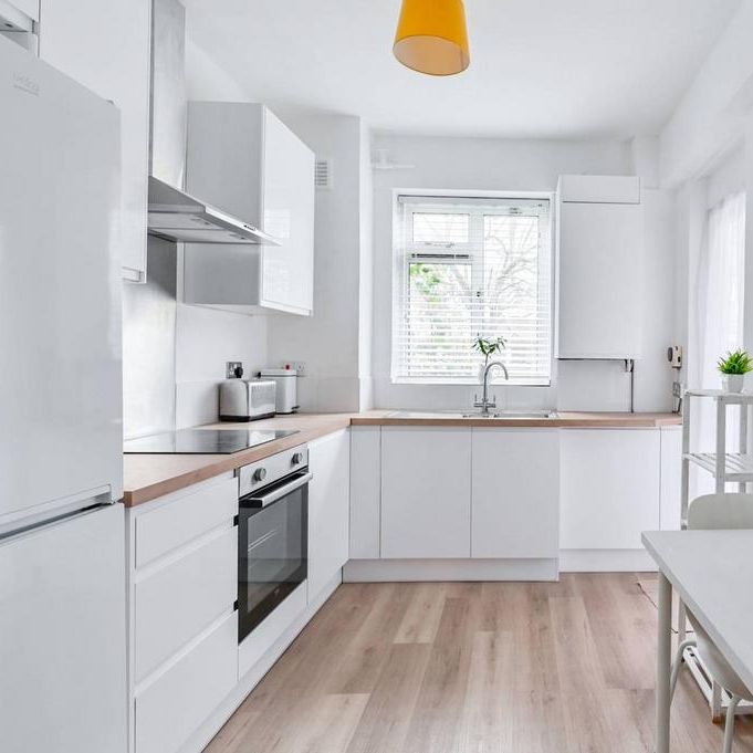 2 bedroom flat to rent - Photo 1