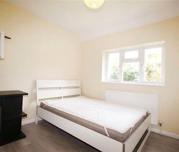 4 bedroom terraced house to rent - Photo 5