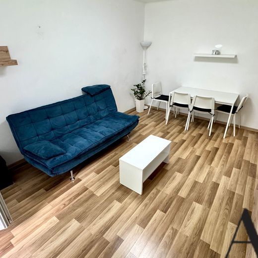 NA PRENÁJOM 2,5 IZB. BYT S BALKÓNOM, 57M2, HVIEZDOSLAVOVA UL., SENICA - Photo 1