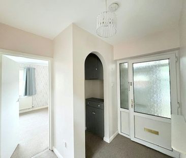 Bungalow to rent on - Photo 5