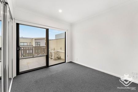 Near New Modern Family Living - Photo 2